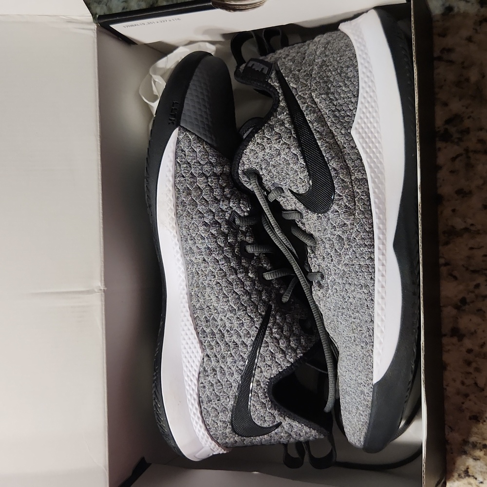 Nike LeBron Witness III, sz 12, Dark Grey/Blk/Wht